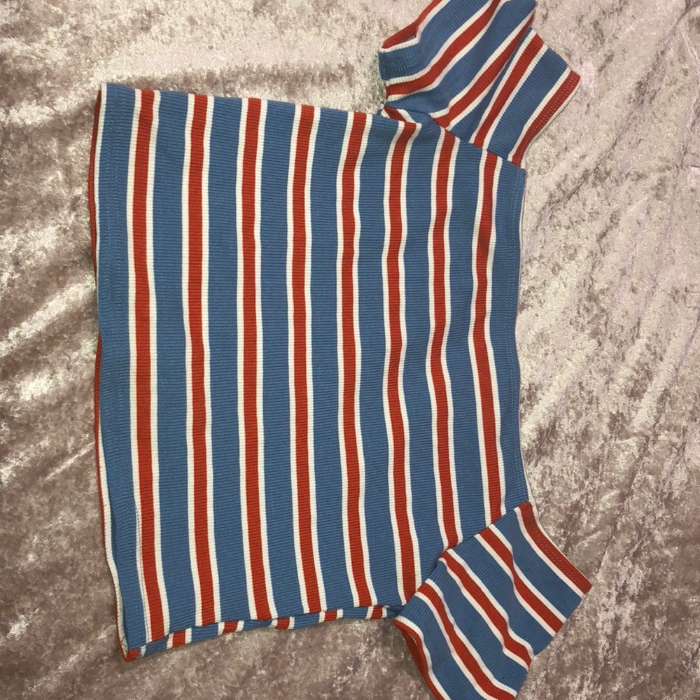 Juniors crop top